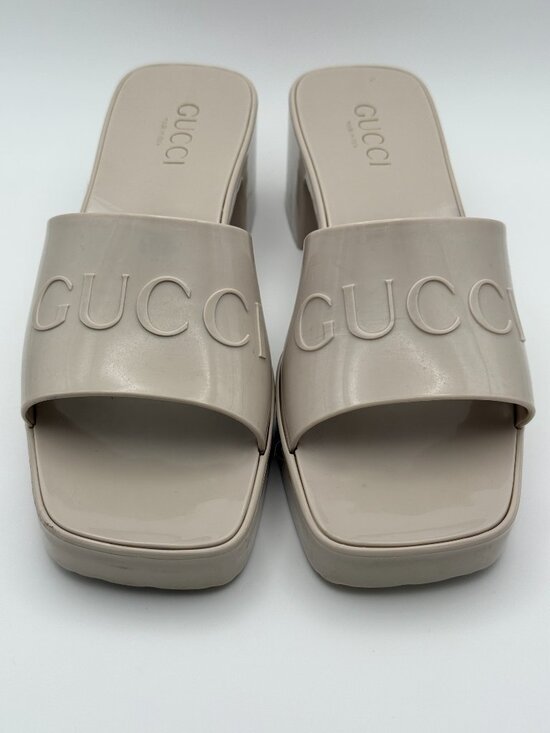 Gucci Rubber Platform Slide Sandals Beige Logo Block Heels  display picture 1